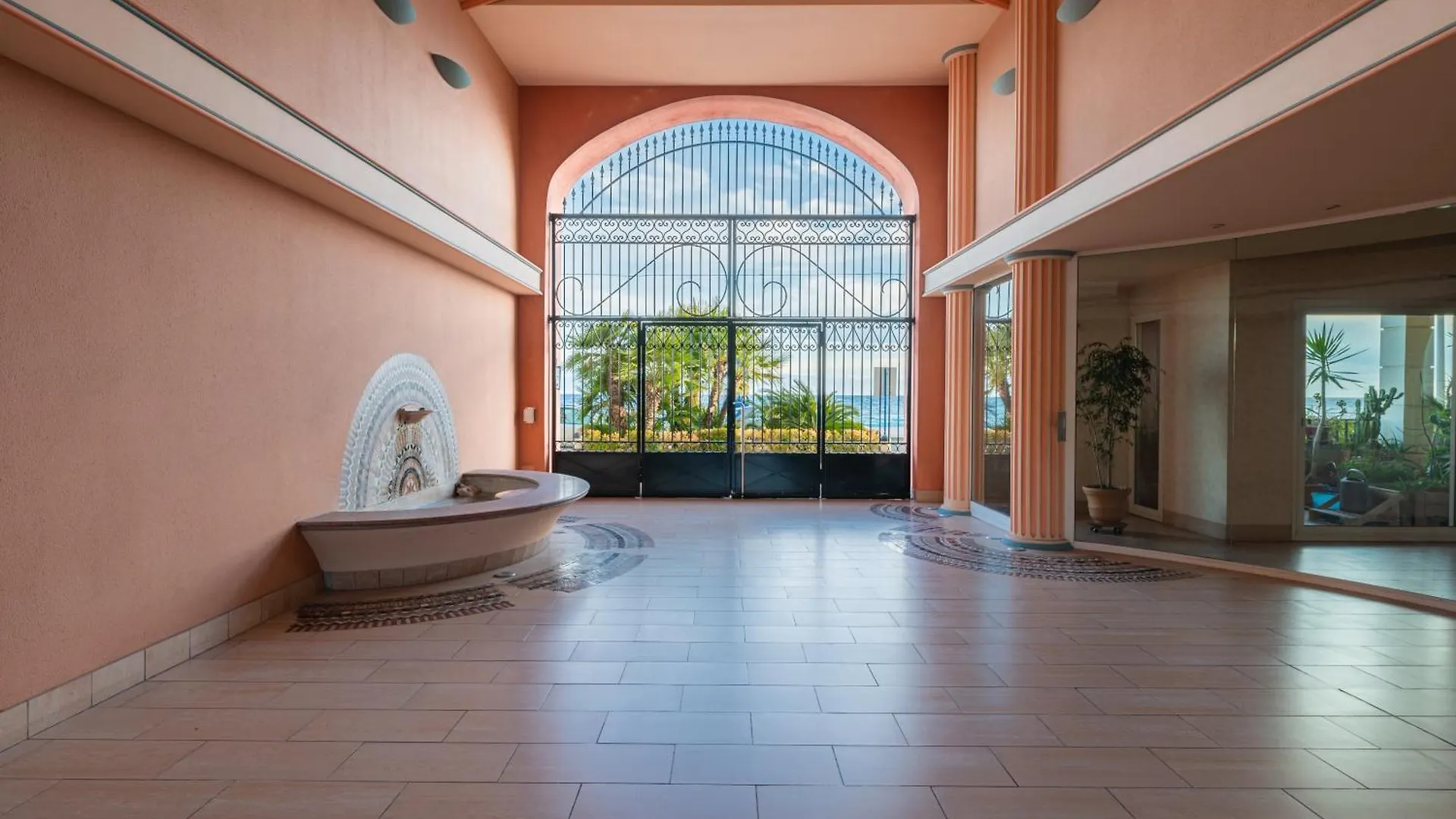 Admiral Plaza, Appartement 1 Chambre En Centre Ville, Parking & Acces Plage マントン
