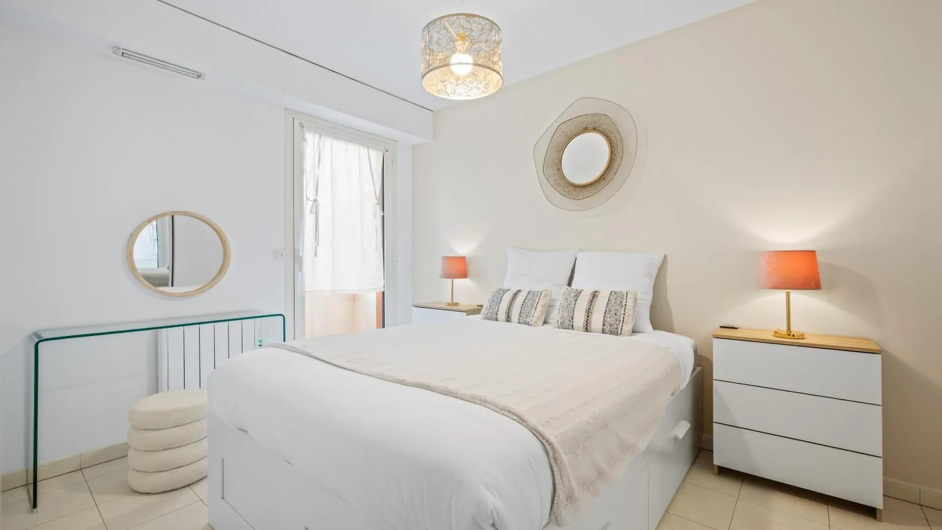 Admiral Plaza, Appartement 1 Chambre En Centre Ville, Parking & Acces Plage マントン 0*,
